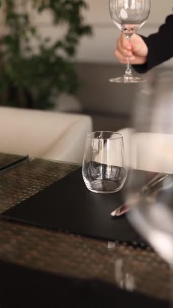 Prozess Der Tischdekoration Für Ein Bankett Restaurant — Stockvideo