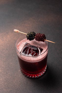 Harika bir alkollü kokteyl.  