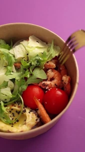 Sağlıklı Bir Diyetten Salata Kapatın Kargo — Stok video