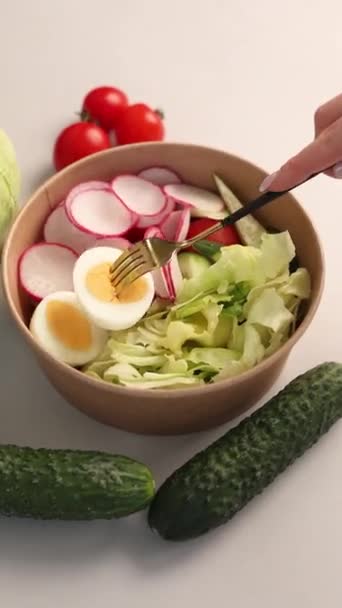 Salada Uma Dieta Saudável Fecha Entrega — Vídeo de Stock