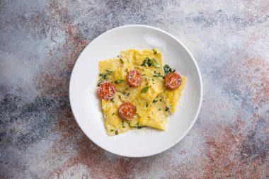 Restoranda nefis ravioli var. Kapat.