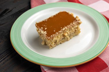 Lokantada lezzetli bir ballı pasta. Kapat.