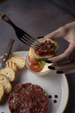 Lokantadan lezzetli mezeler. Kapat.