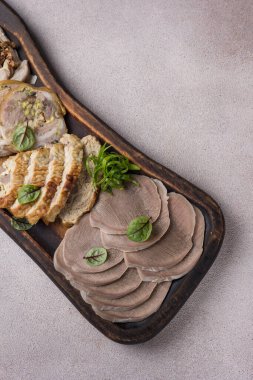 Lokantadan lezzetli mezeler. Kapat.