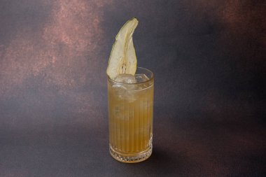 Lezzetli, alkolsüz bir kokteyl. Kapat.