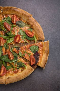 Lokantada lezzetli pizza.. 