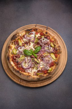 Lokantada lezzetli pizza.. 