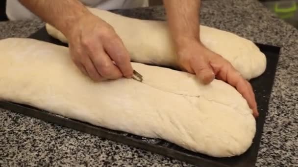 Chef Hace Pan Una Panadería — Vídeos de Stock