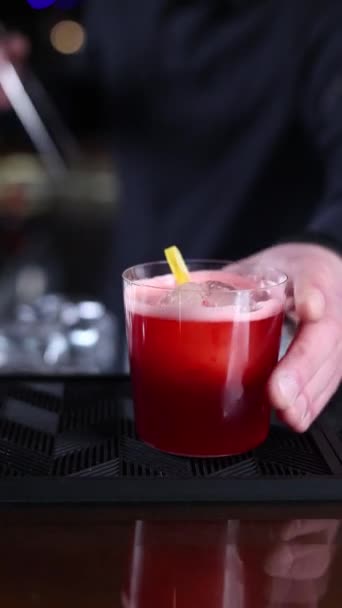Bartender Prepares Cocktail Bar — Stockvideo