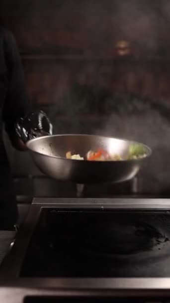 Chef Prepares Vegetable Dish — Stock Video