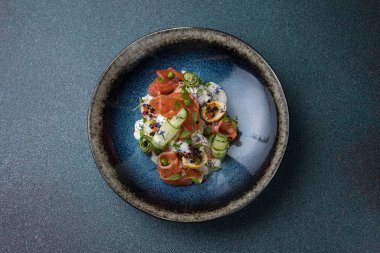 Restoranda nefis bir salata. Kapat.