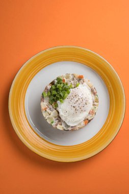 Restoranda nefis bir salata. Kapat.