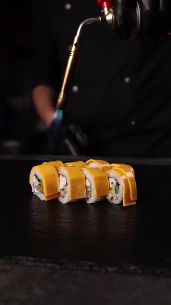 Японская Кухня Повар Готовит Булочки Кухне — стоковое видео