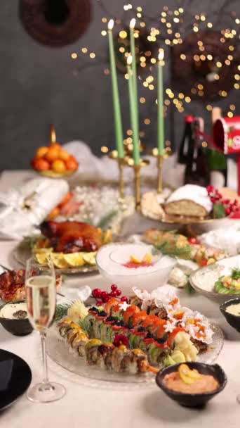 Perayaan Tahun Baru Dan Natal Hidangan Lezat Berada Atas Meja — Stok Video