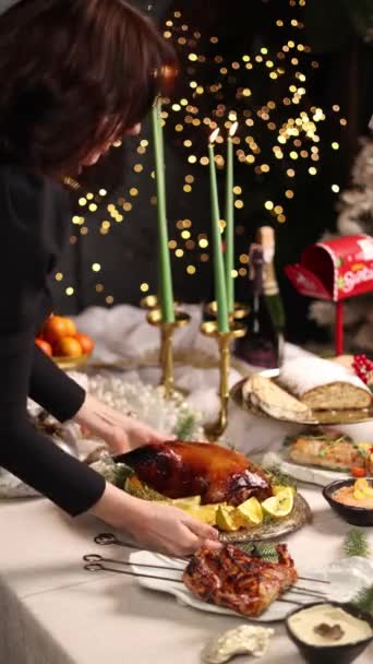 Silvestrovská Vánoční Oslava Vynikající Jídla Jsou Stole — Stock video