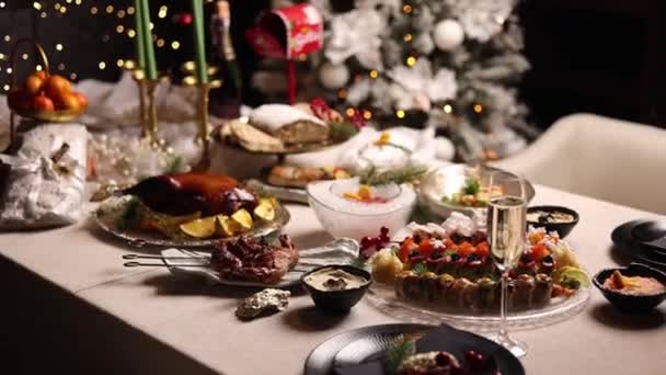 Festeggiamenti Capodanno Natale Deliziosi Piatti Sono Sul Tavolo — Video Stock