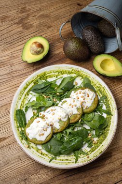 Ispanaklı, peynirli, balkabaklı ve pancarlı sağlıklı vejetaryen yemekleri.