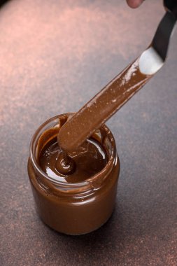 Şekerciden el yapımı çikolatalar.