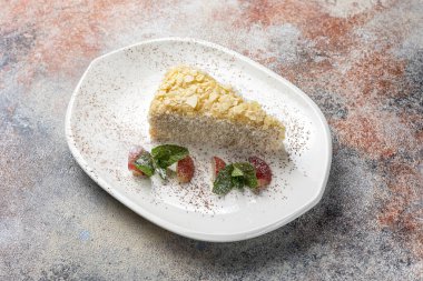 Lezzetli bir Napolyon tatlısı. Yakın plan.