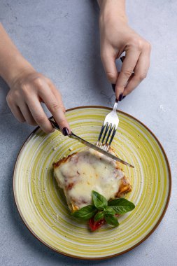 Etli makarna nefis. Üst görünüm