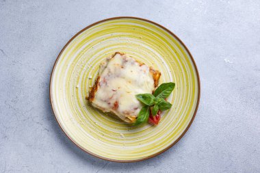 Etli makarna nefis. Üst görünüm