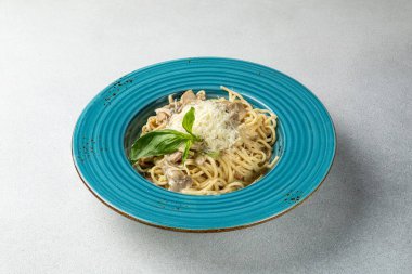 Etli makarna nefis. Üst görünüm