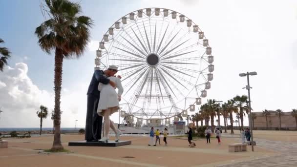 시비타베키아 이탈리아 2023 배경에서 페리스 바퀴를 수있는 세일러 키스의 유명한 — 비디오