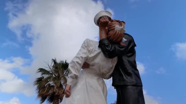 시비타베키아 이탈리아 2023 유명한 키스의 기념물 — 비디오