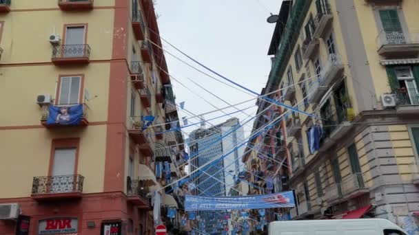 Nápoles Italia Mayo 2023 Cintas Color Azul Claro Blanco Colgando — Vídeo de stock