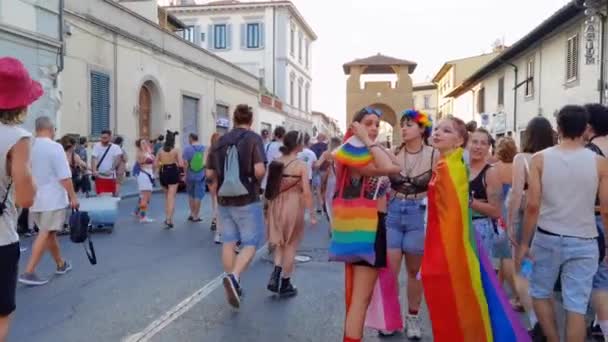 Firenze Olaszország 2023 Július Egy Csapat Lány Akik Boldogan Táncolnak — Stock videók