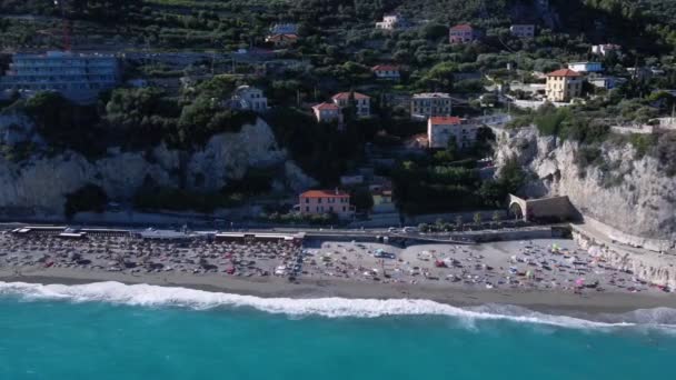 Aerial View Sea Beach Full Swimmers Umbrellas Finale Ligure — Stock Video