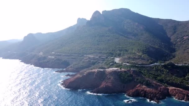 Vue Aérienne Panoramique Montagne Verdoyante Sur Mer Côte Azur France — Video
