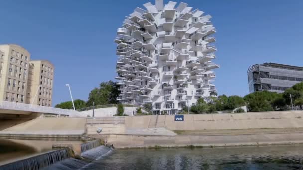 Montpellier Frankrike September 2023 Stor Byggnad Med Modern Arkitektur Som — Stockvideo