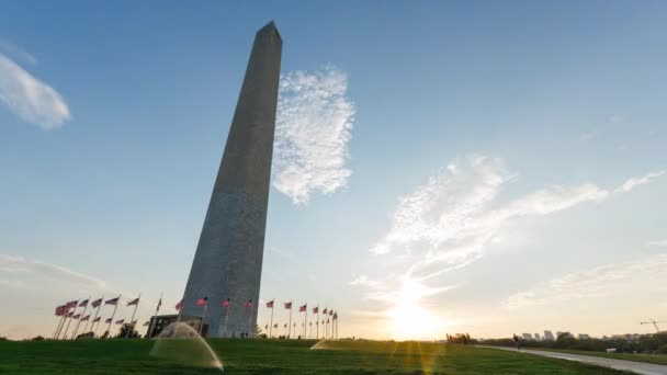 Washingtonský Památník Washingtonu Při Západu Slunce Rozstřikovači Vysoce Kvalitní Video — Stock video
