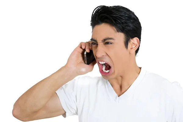 Крупный План Молодого Злого Человека Кричащего Мобильному Телефону — стоковое фото
