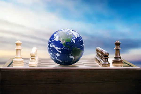 地球はチェスボード上に 世界政治コンセプト — ストック写真