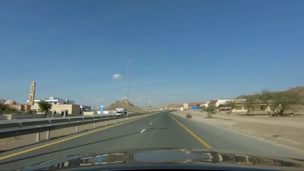 Fujairah Ηνωμένα Αραβικά Εμιράτα Σεπτεμβρίου 2021 Οδηγώντας Μέσα Από Ένα — Αρχείο Βίντεο