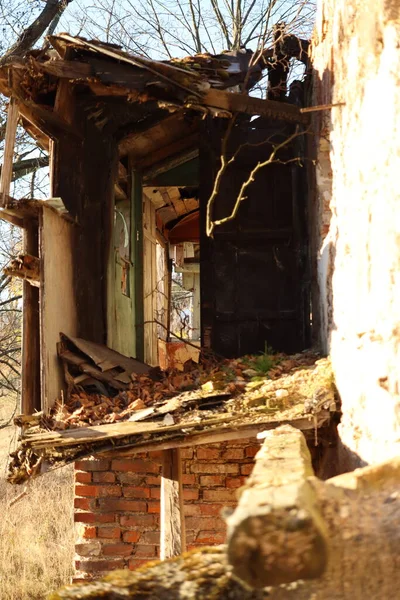 Ventana Rota Una Vieja Casa Abandonada Demolida Guerra — Foto de Stock