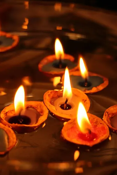 Ceviz kabuğunda süzülen mumlar