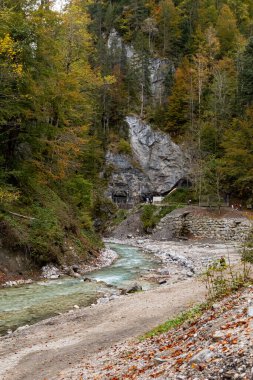 Partnachklamm boğazının üst girişi. River Partnach Bavyera, Almanya