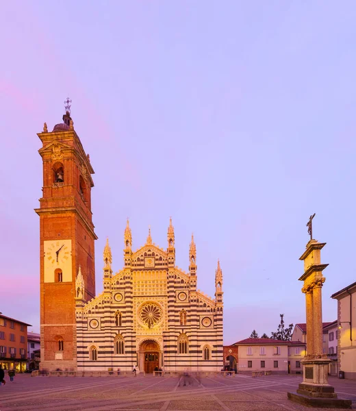 Západ Slunce Pohled Katedrálu Duomo Basilica San Giovanni Battista Monza — Stock fotografie