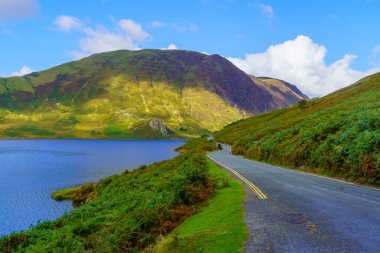 Cockermouth, İngiltere - 24 Eylül 2022: Crummock Water Lake, Cumbria, İngiltere