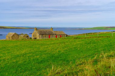 Güney Ronaldsay, Orkney Adaları, İskoçya, İngiltere 'deki kırsal ve kıyı manzarası