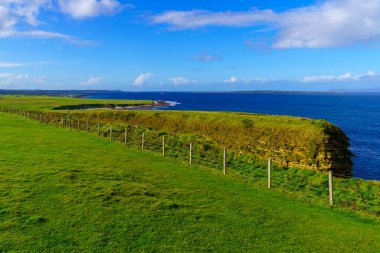 İngiltere, İskoçya 'nın kuzeydoğu ucundaki Duncansby Head manzarası