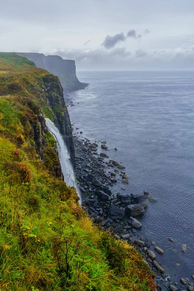 Άποψη Των Καταρρακτών Mealt Kilt Rock Waterfall Στη Νήσο Skye — Φωτογραφία Αρχείου