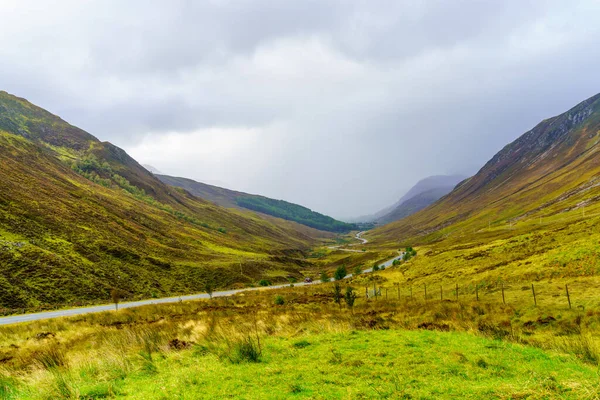 Vista Estrada Paisagem Glen Docherty Wester Ross Escócia Reino Unido — Fotografia de Stock