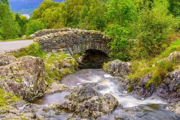 stock image View of the Ashness Bridge, traditional stone-built bridge, near Keswick, in the Lake District, Cumbria, England, UK