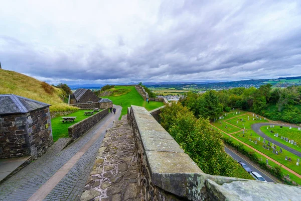 スターリング 9月25 2022 歴史的なスターリング城の景色と近くの風景 訪問者と スコットランド — ストック写真