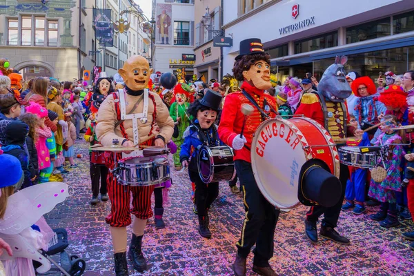 Lucerna Suiza Febrero 2023 Grupo Participantes Marcha Disfraces Las Calles — Foto de Stock