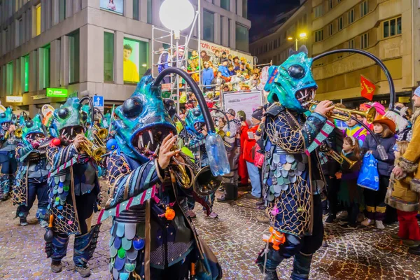 Lucerne Suisse Février 2023 Des Musiciens Costumes Défilent Dans Les — Photo